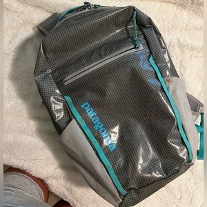 Patagonia black hole black hole backpack